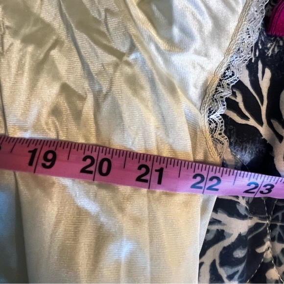 Vanity Fair Yellow Nylon House Coat Robe Vintage Made In U S A XL Pockets - Picture 8 of 10